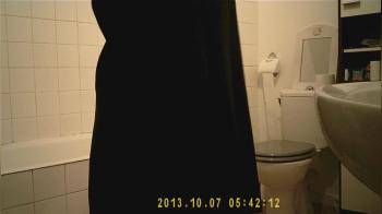 video of Spy cam voyeur bathroom sister France