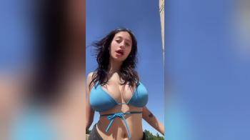 video of to see her on the beach