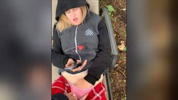video of Cute Mom Showing her Pussy to old Perv at the Park