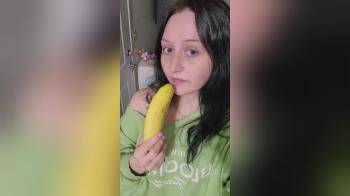 video of Ever seen a girl deep throat a banana