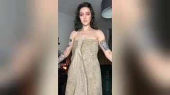 video of Beautiful hairy pussy towel drop