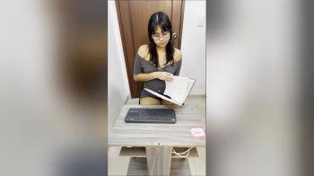 video of Cute Secretary Masturbates for her Boss