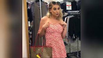 video of Hottie flashing in the store