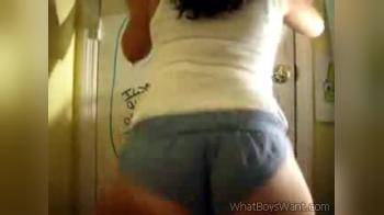 video of ass shaking on video