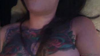 video of inked up babe fucking on webcam