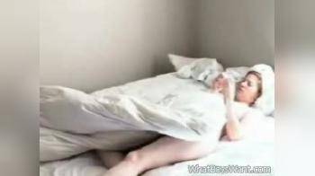 video of  babe masturbates in bed