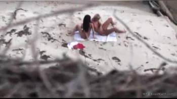 video of Voyeur - Beach sex